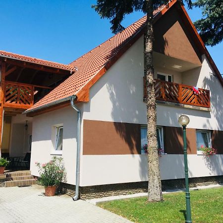 Hanna Apartman Apartment Balatonlelle Bagian luar foto