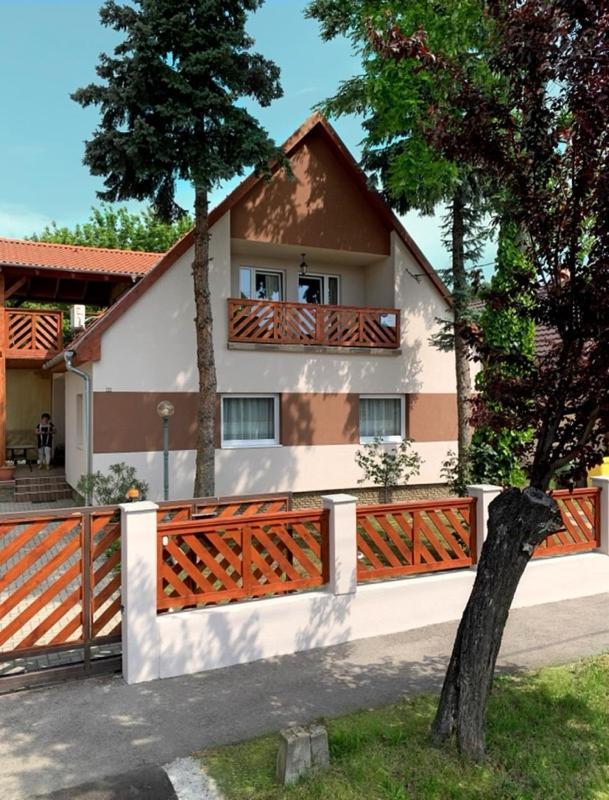 Hanna Apartman Apartment Balatonlelle Bagian luar foto